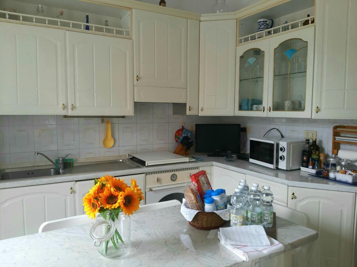 Cinque Terre & Portofino Lodge-Dependance Bracco โมเนเลีย ภายนอก รูปภาพ