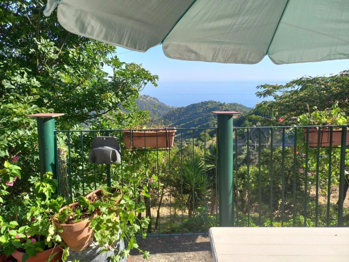 Cinque Terre & Portofino Lodge-Dependance Bracco โมเนเลีย ภายนอก รูปภาพ